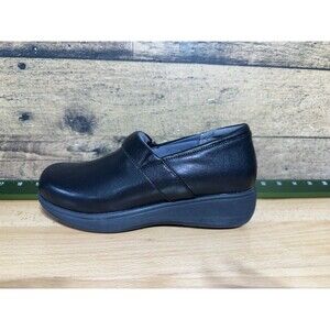 NEW- Softwalk Meredith Sport Women's sz 7 (Black) Platform Clog slip resistant